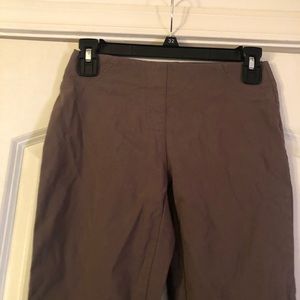 Style & Co. Women's Army Green Capri Pants Size PP. Waist=26in., Inseam=15.5in.